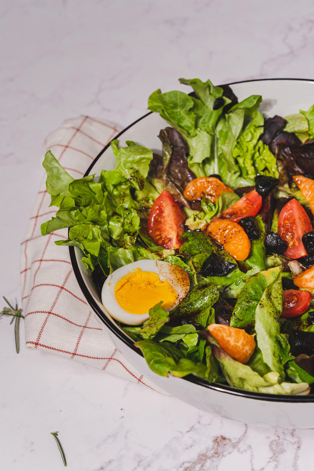 Ensalada Energizante con Ajo Negro Chilote