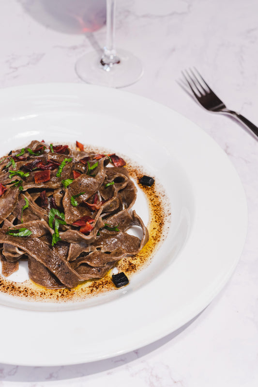 Fetuccini con Ajo Negro Chilote