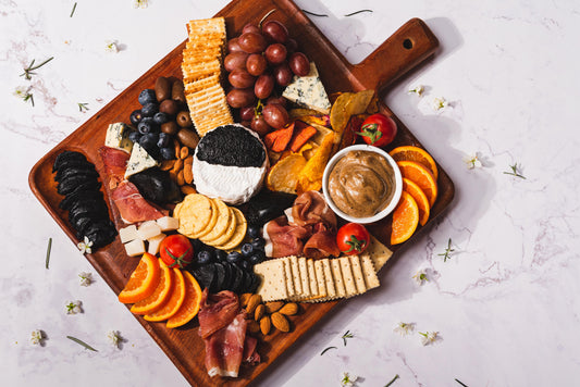 Tabla de Picoteo con Ajo Negro Chilote